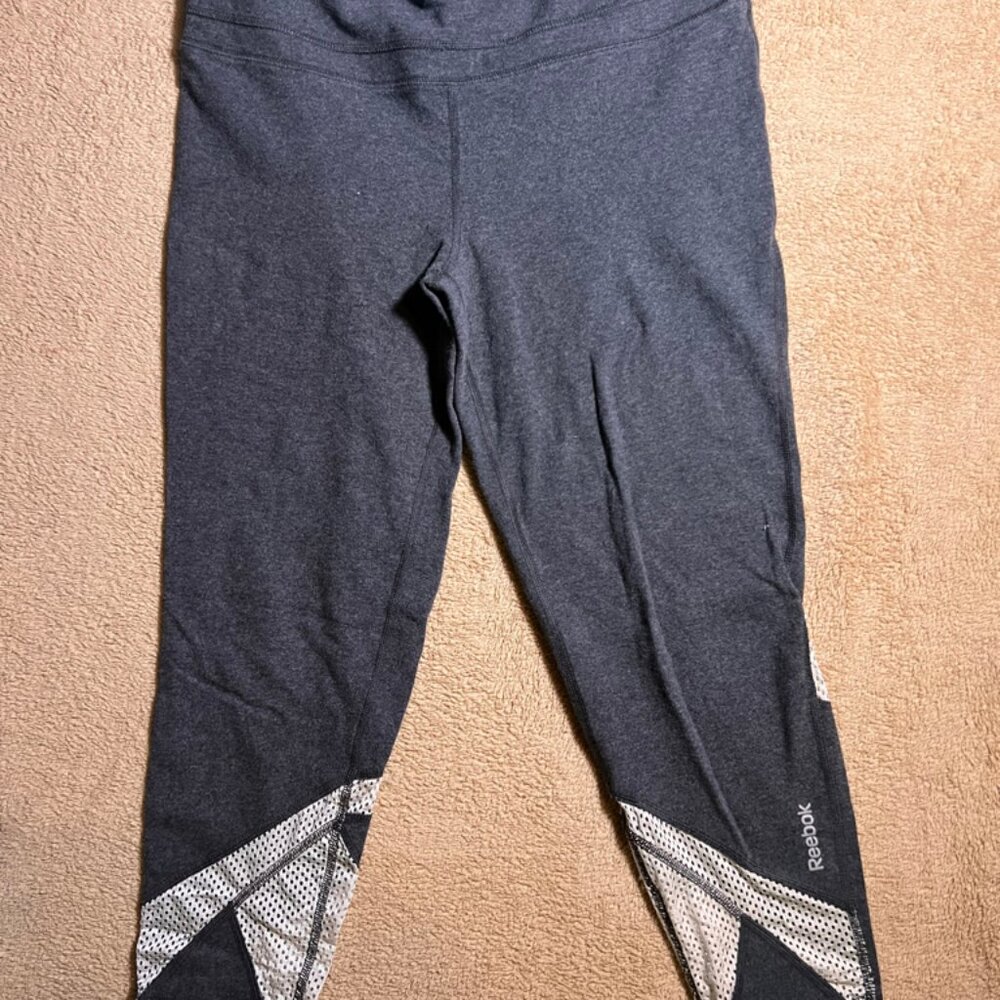 Reebok Women LG Grey White‎ Net Calves Pull On Wide Waist Athletic Running Capri